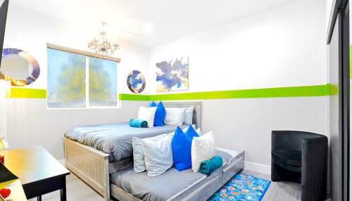 B- InstaWorthy & Family-Friendly NoHo Gem- Near Universal & Hollywood with Parking, Games, and Hot Tub - Foto 5