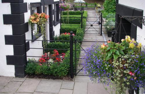 Sherrifs Lodge - Hw7730 - Photo 10