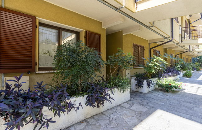 2 bedroom Apartment in Ospedaletti with swimming pool and terrace - Photo 25