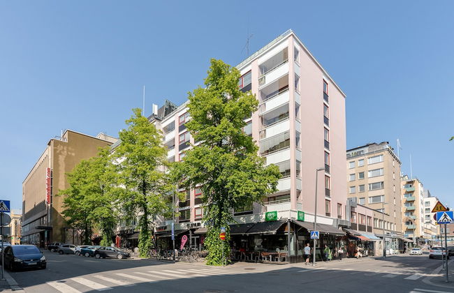 Spacious Downtown Apt with Balcony that Hosts 10 - Foto 1