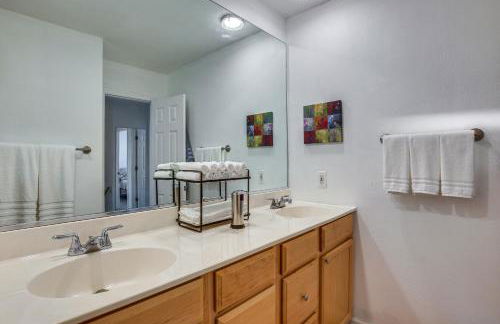 St Ann Townhome Less Than 1 Mi to International Airport! - Foto 12