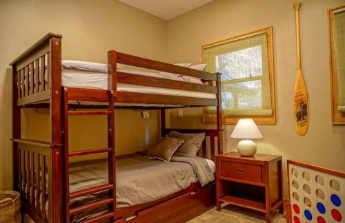 Serene Green - Views, Hot Tub, Skiing, Tubing, Gas Fireplace - Foto 51