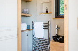 Boutique Cornish Shepherd's Hut with Hot Tub - Foto 6