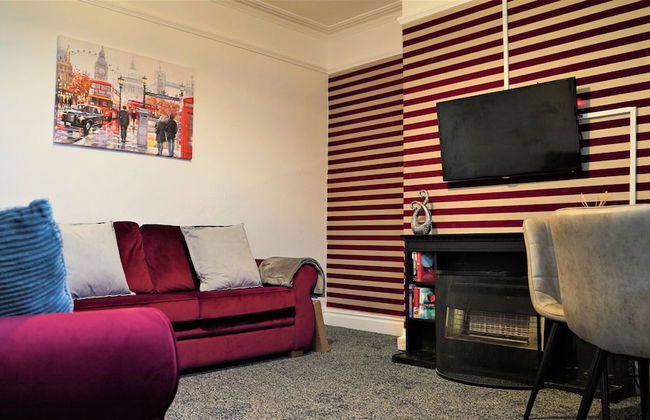 Dean House - Photo 1