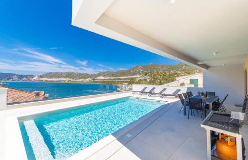 Familiy Villa Navis with heated pool - Photo 5