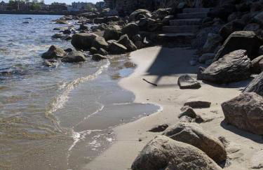 The Crow's Nest @ Rockport's Sail Loft - Foto 2