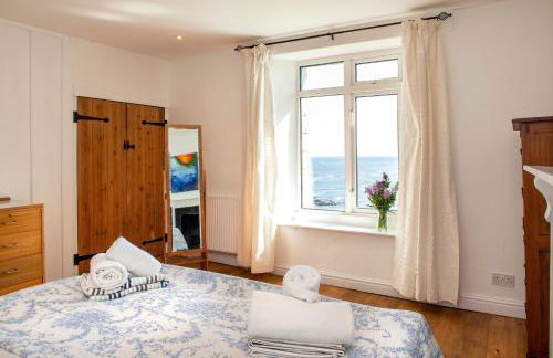 Hawkins Cottage with Hot Tub - Photo 13