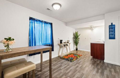 Spacious SIX Bedroom, Great Location - Foto 35