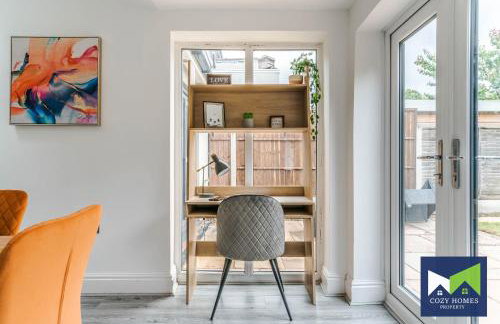 Spacious and Comfy 5 Bed, 2 Bath House with POOL TABLE, near HS2, Solihull, NEC - Foto 16