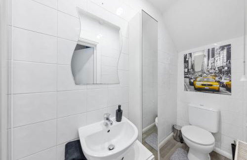 Charming 1 Bedroom Flat in Windmill with Parking - Foto 12