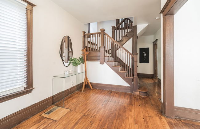 Pet Friendly 5BR Home near Downtown Detroit by RedAwning - Photo 3