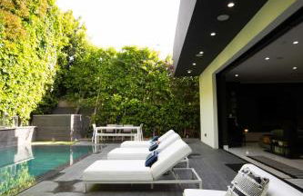 NEW Modern Oasis off Melrose - Rooftop - Pool - Photo 32