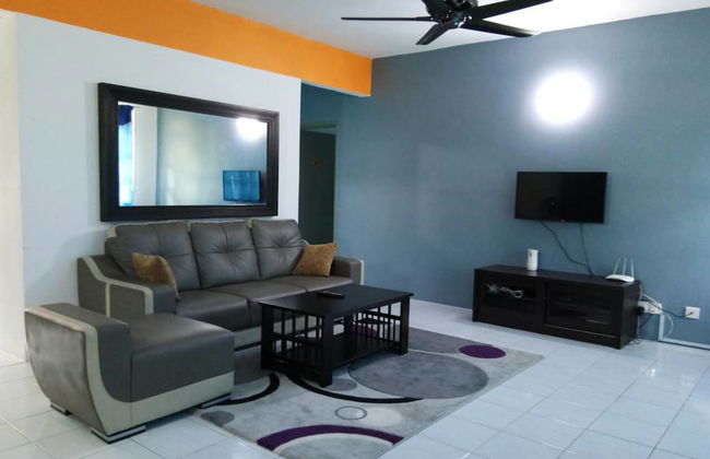 Anjung Apartment 3BR 1 - Photo 10
