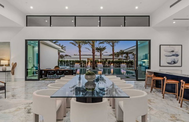 Villa Sleeps 17 w/ Pool, Firepit, Putting Green Bravo Villa 3 by Avantstay - Foto 12