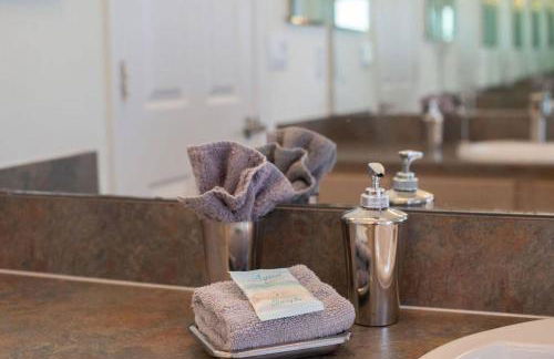 545 -Beautiful 4 Bed Home with Sparkling Pool and Games Room - Foto 26