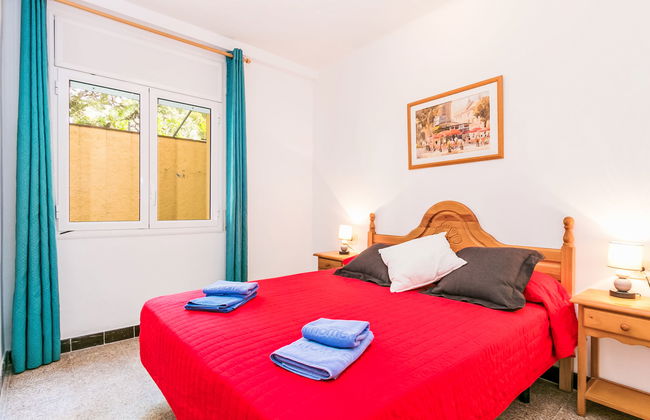 Velazquez - Photo 11