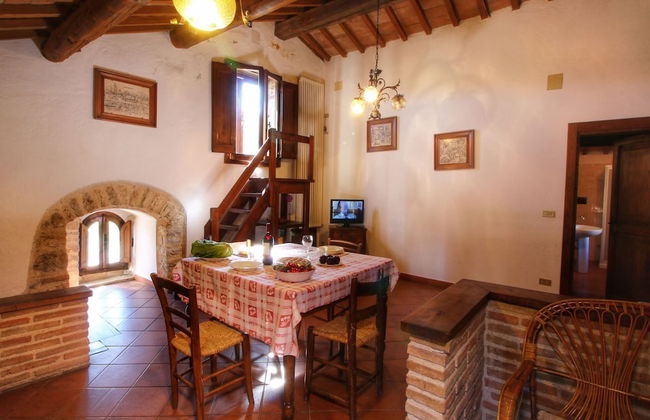 Umbria's Poolside Charm - Photo 24