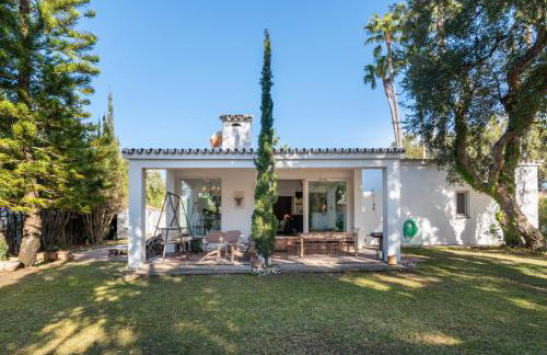 Villa Familiar con Piscina - Photo 25