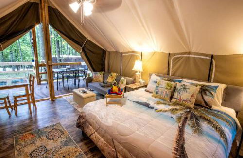 Fabulous West Virginia Glamping Tent - Foto 16