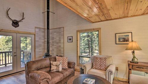 Woodsy Cabin Hideaway with Deck Hike, Fish, Escape - Foto 4