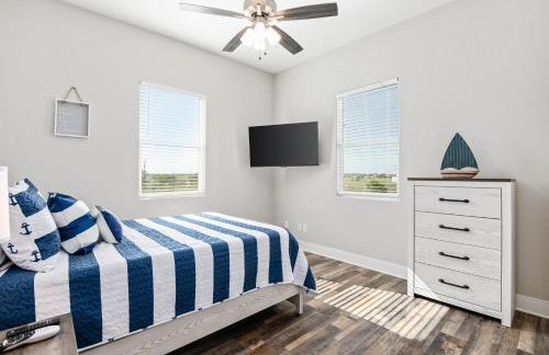 Stylish 4BR Crystal Beach Retreat Walk to Beach - Foto 29