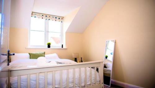 House - Sleeps 7 - Parking - 10Min Drive to Centre - Foto 2