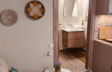 Aggelikas Guest House - Photo 2