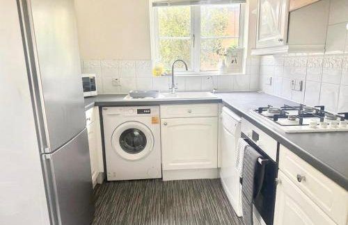 Woodland House 4 Bedroom Home in Ashford for short or long stays - Foto 8