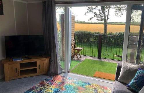 Couple’s Lodge With Hot Tub - Foto 16