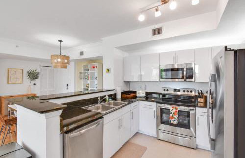 Palm Penthouse - Bright Designer Penthouse in the Heart of CityPlace - Foto 8