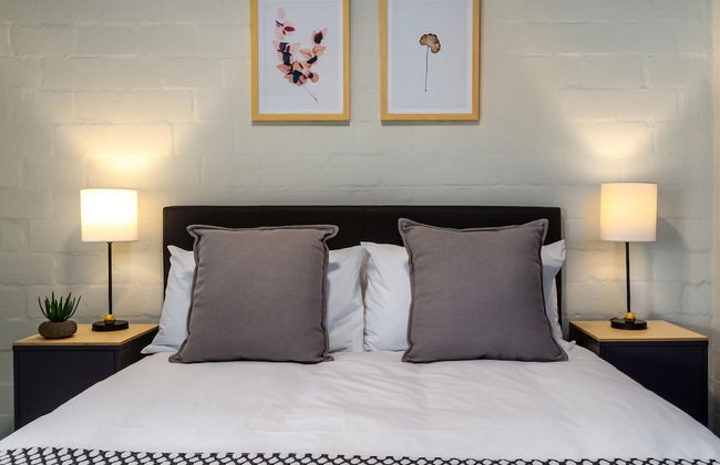 WINK Eaton Square - Photo 3