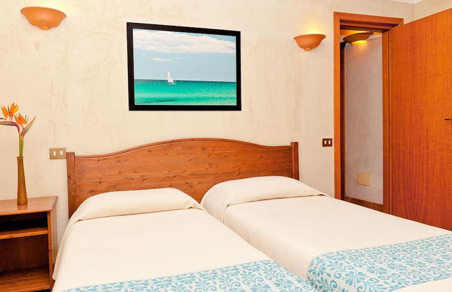 Classical Residence Baia Delle Palme 2 Bedroom Sleeps 6 Trillo 6 - Foto 5