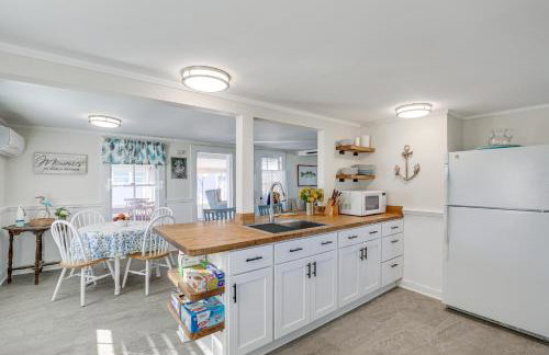 Plum Island Retreat about 1-Block Walk to Beach! - Foto 12