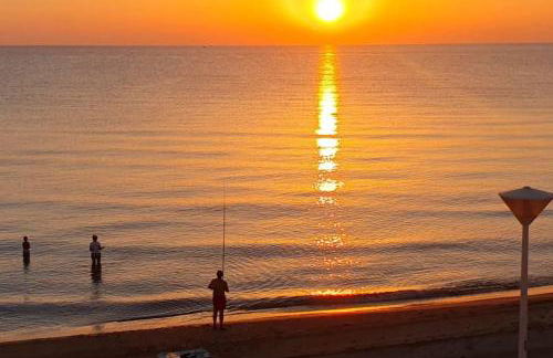 Chalet en primera línea de playa Piles - Foto 14