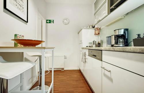 Zentrale Ferienwohnung in München 6 Schlafzimmer, 16 Gäste - Photo 21