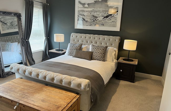 Luxurious Victorian Villa With Parking, Sleeps six - Photo 1