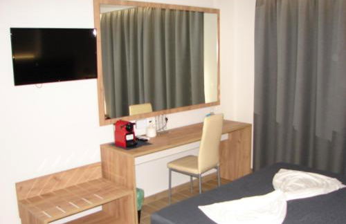 FOUR REASONS - Foto 68