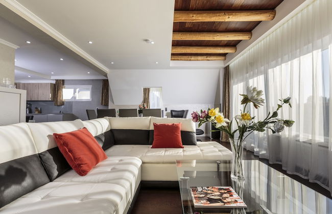 The Queen Luxury Apartments Villa Vinicia - Foto 1