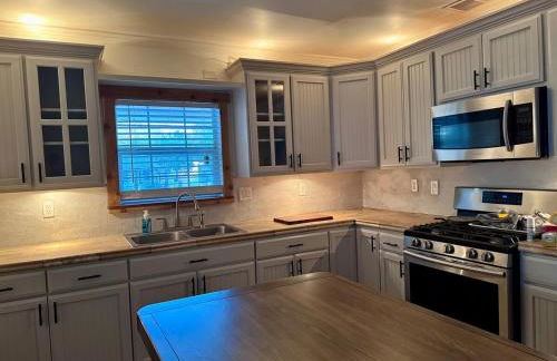 Stylish 1940s Home with Barn Guest House - Foto 28