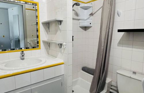 T1 avec balcon à Cambo-les-Bains, parking inclus, 2 couchages - FR-1-495-16 - Foto 8