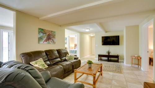 7 Mi to Waikiki Airy Retreat Near Shops and Eats! - Photo 2