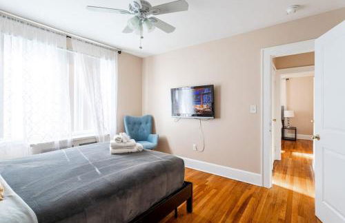 The B&W Haven 5BR Home with yard theater - Foto 16