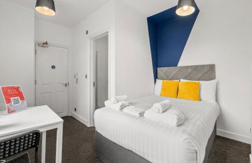 6 BR 4 Bath Central Worcester Sleeps 12 - Foto 38