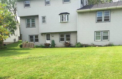 Family-Friendly Home CLOSE to SYR Univ DWNTWN & THE DOME! Location Location Location - Foto 1