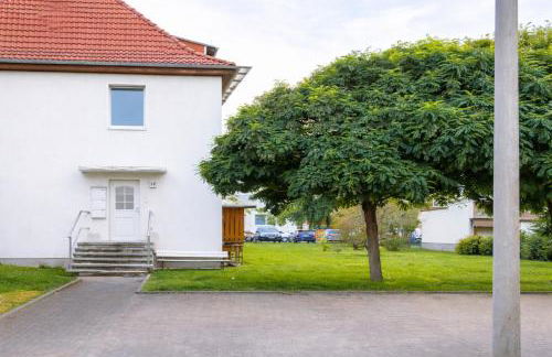 Larooms Merseburg - Apartment LP01 - 2 Zimmer, 2 Einzelbetten, 1 Doppelbett, große Couch, Küche, Balkon, Waschmaschine - Foto 14