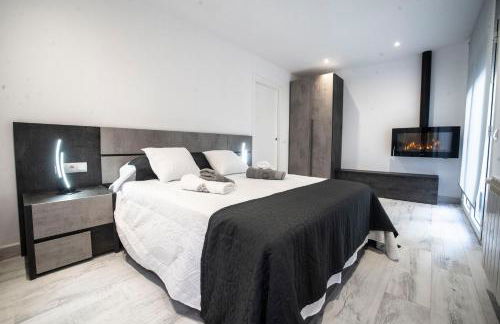 Piso de diseño en el centro de Puigcerdà - Foto 1