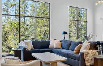 The Luxe House | Upscale Cabin w/ Hot Tub & Fire Pit! - Foto 35