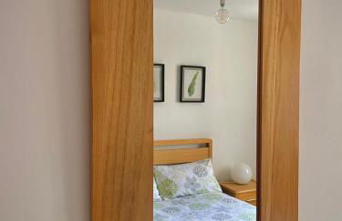 Bright 2-bedroom apartment with parking in Montrose - Photo 21