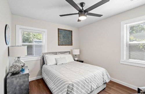 Cottage Under the Magnolia Trees - Photo 15