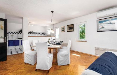 4 Bedroom Gorgeous Home In Jurdani - Photo 29